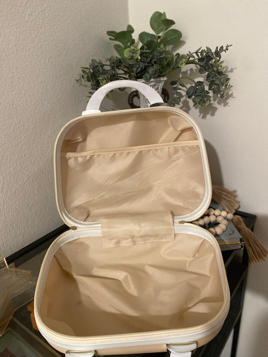 Vanity Case & Makeup Scoops